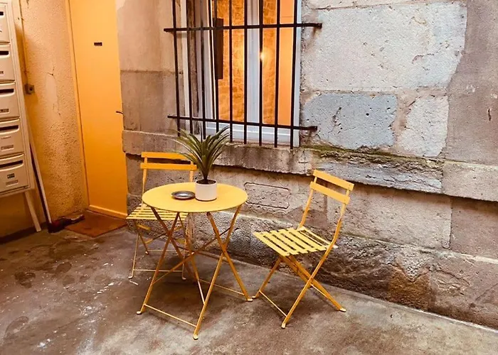 Studio Renove Avec Patio, Coeur Du Centre Ville